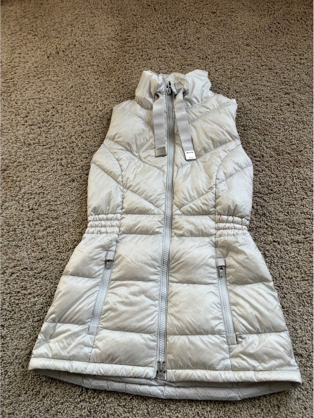 women's Cream Athleta Banner Peak Down Vest XXS high stand collar cinched side
